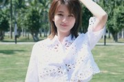 浴袍出镜的娱乐吃瓜博主,揭秘娱乐圈幕后故事